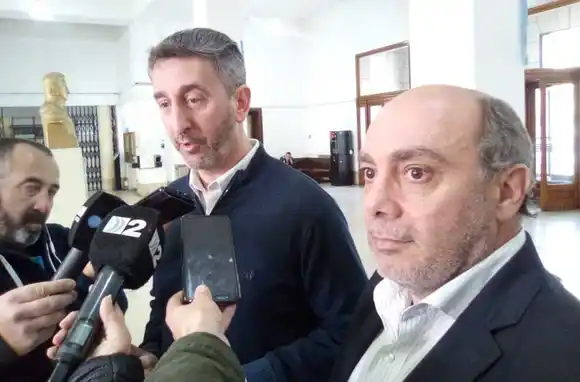 Versiones cruzadas entre docentes y funcionarios municipales por conflicto en "El Gaucho"