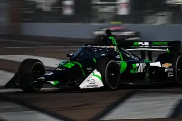 Buen debut de Canapino en la IndyCar