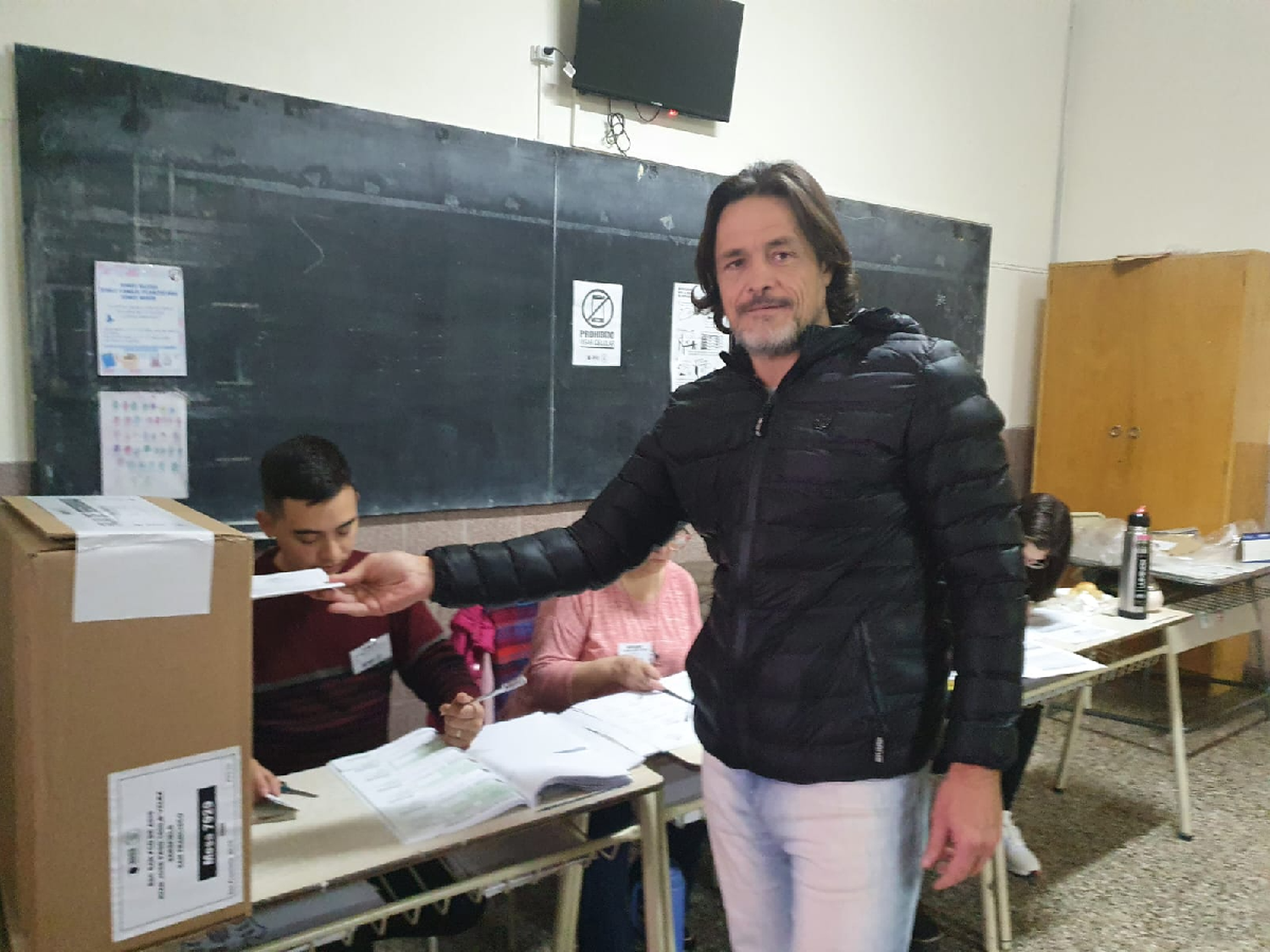 Cassinerio emitió su voto: “Es una oportunidad que tenemos los ciudadanos para defender la democracia”