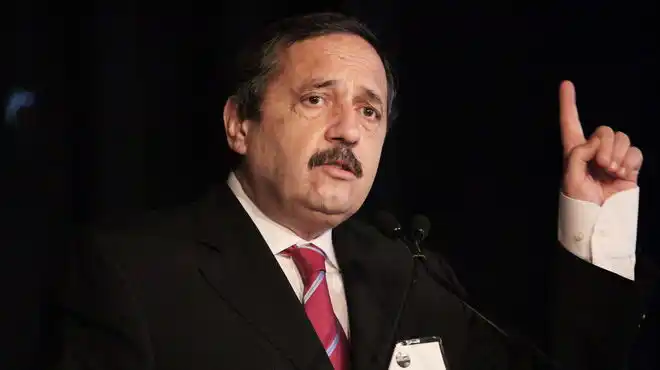 "Es difícil que la UCR acompañe la reforma laboral de Macri"