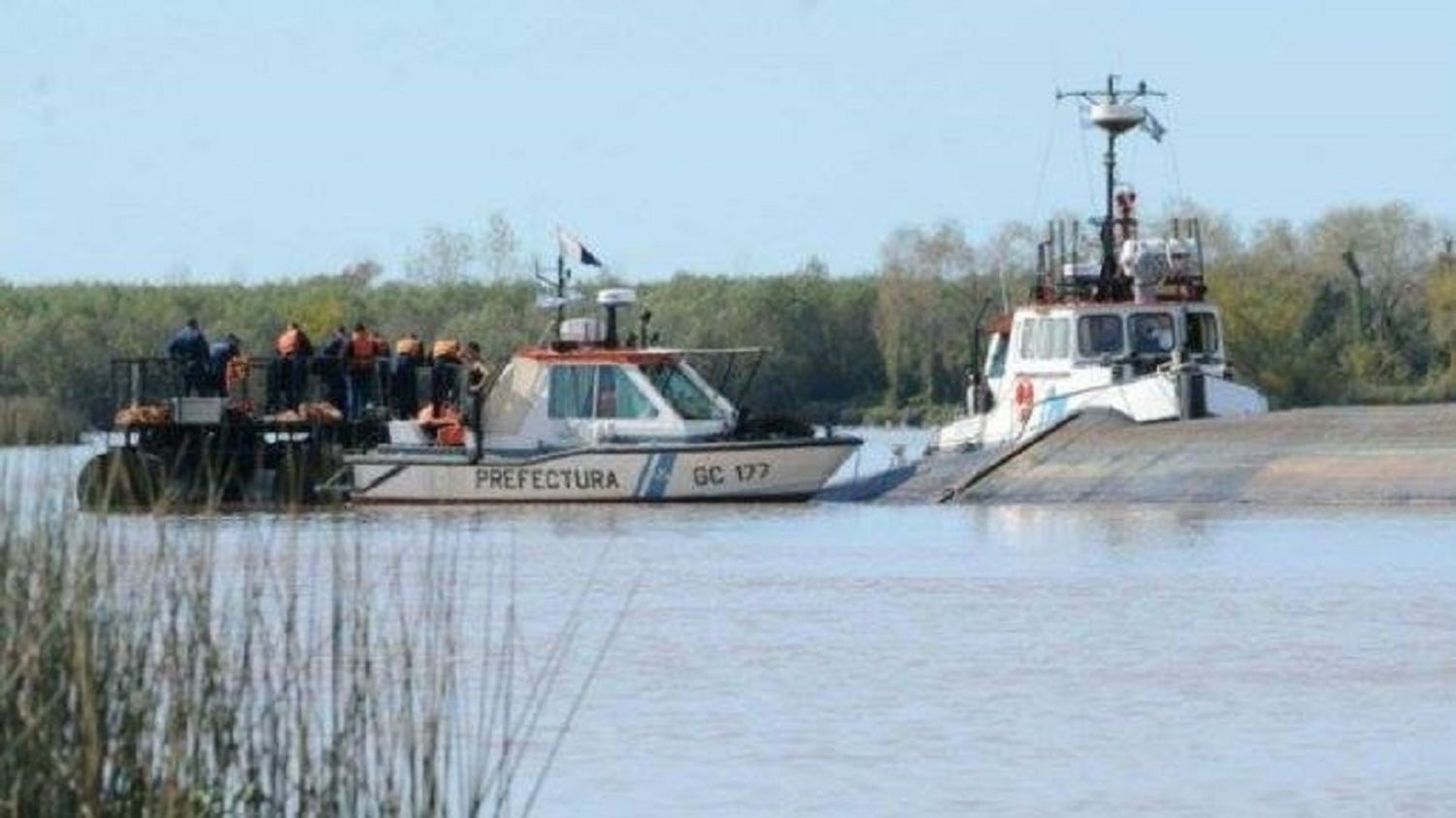 Hallan cadáver atado de pies y manos en zona de islas de Victoria