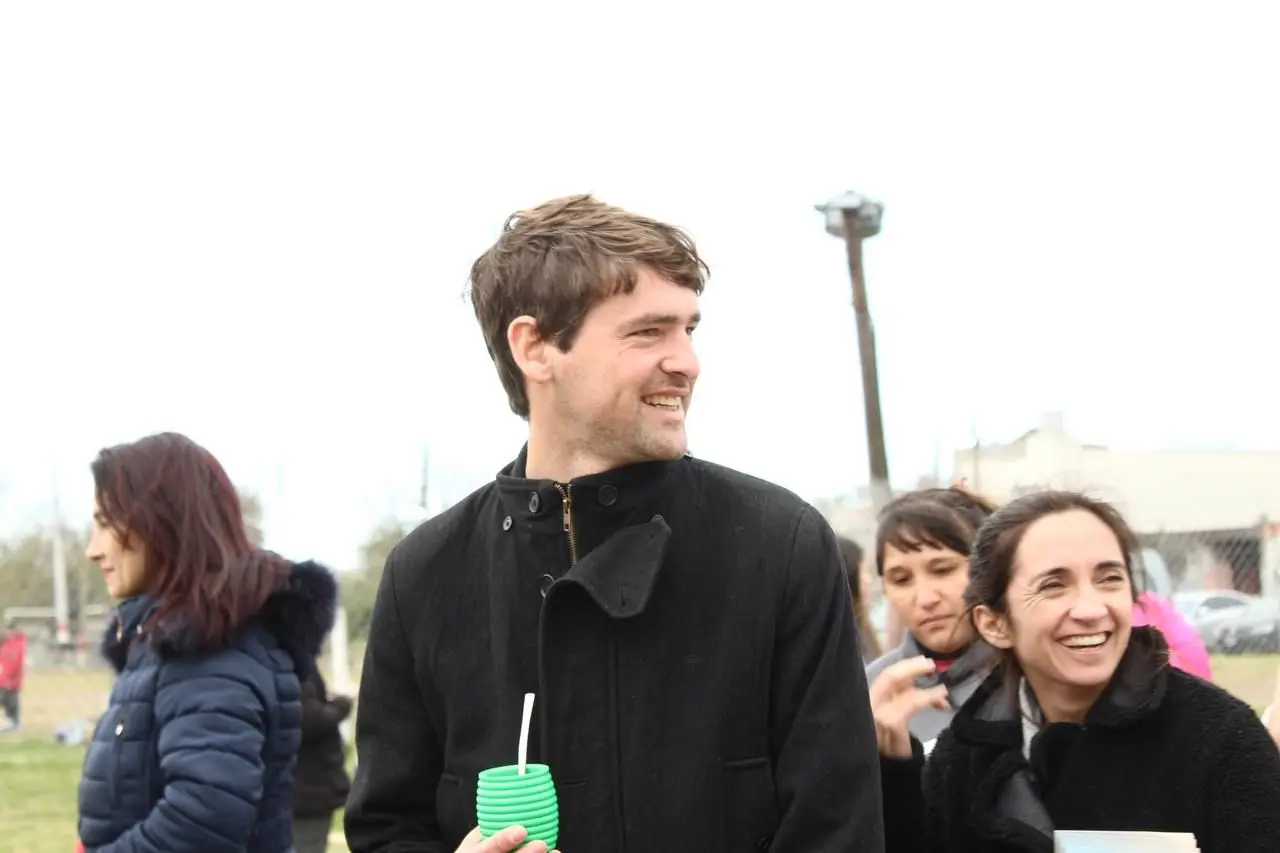 Salió el jingle de precandidato de UxP en La Plata: Reversionó un tema de “Callejero Fino”