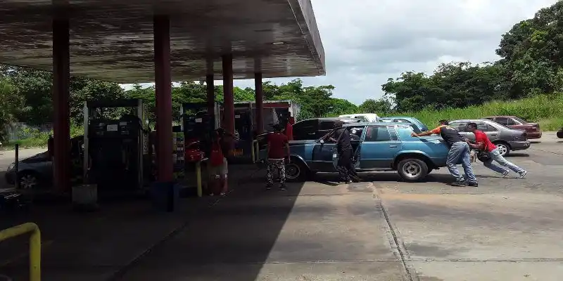 Gasolina iraní es la culpable de fallas en los vehículos, dicen conductores de Monagas