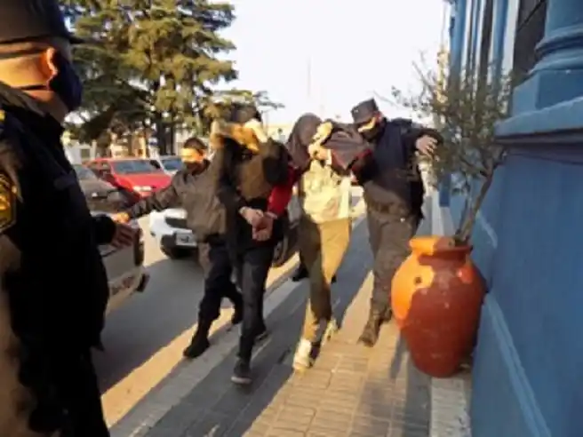 Detienen a diez personas en Ramírez por fraccionar y comercializar drogas