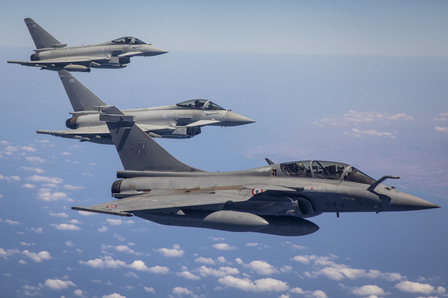 Typhoon vs Rafale en entrenamiento Dogfight sobre el mediterráneo oriental