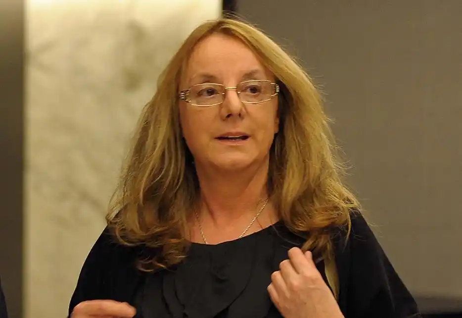 Imputan a Alicia Kirchner por desvío de fondos de un plan alimentario