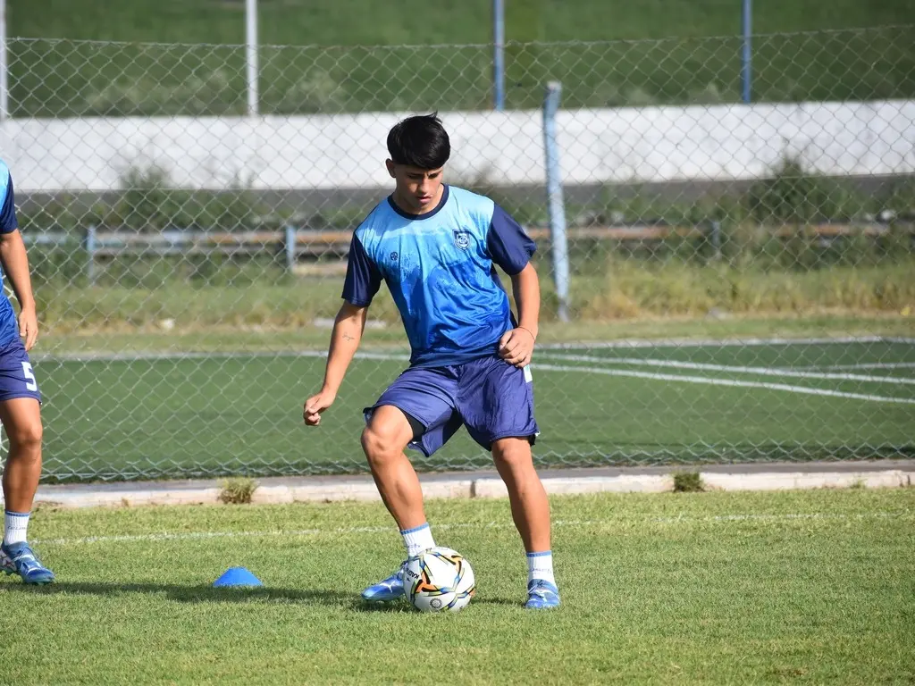 Nico Puebla se va de Atlético para jugar en Villa Trinidad.Foto:Prensa AR