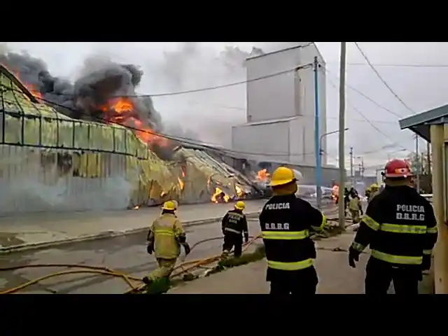 Impresionante incendio en Tierra del Fuego