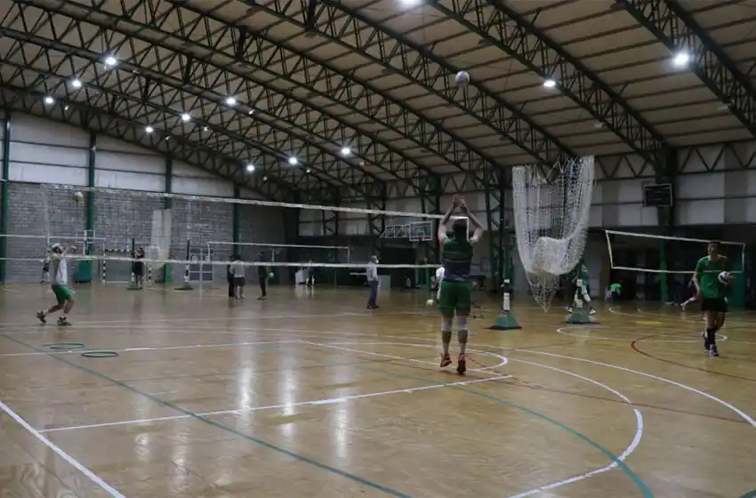 Once Unidos volvió a los entrenamientos con pelota