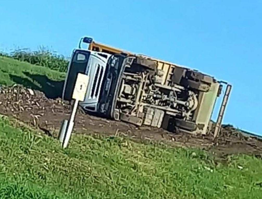 La Municipalidad confirmó que se han producido colisiones entre vehículos en el interior del predio, incidentes que atribuyen a las condiciones precarias en las que deben operar los trabajadores