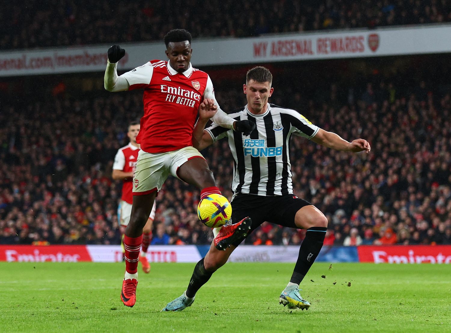 Como local, el líder Arsenal repartió puntos con Newcastle