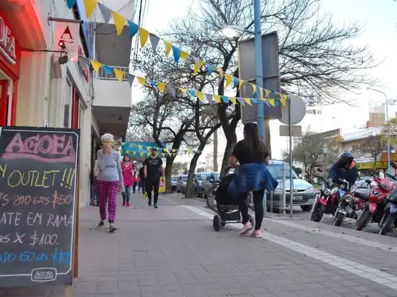 El Gobierno municipal avanza en un estudio integral del sector comercial
