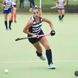 Brisa Bruggesser se  concentra con las Sub 21