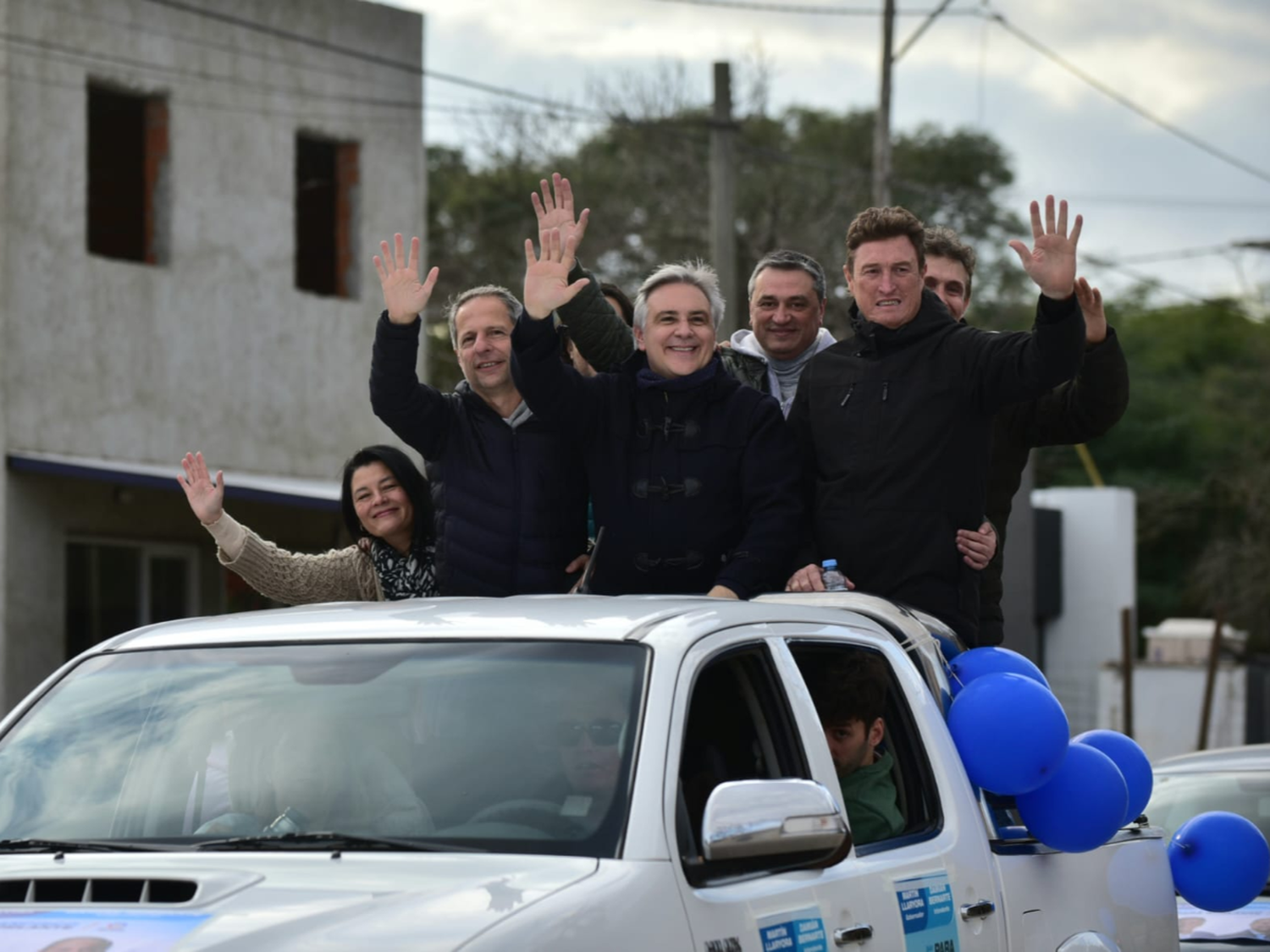 Con una caravana, Bernarte y Llaryora cerraron la campaña en San Francisco
