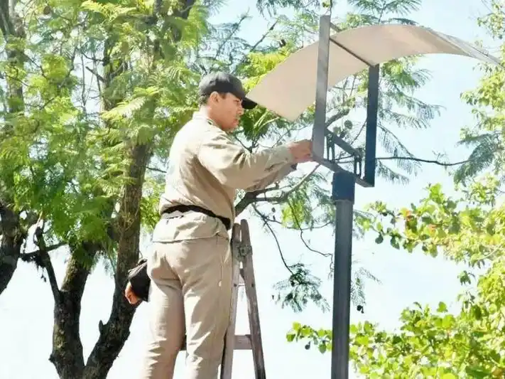 La Municipalidad hizo un recambio 
de led en la plaza 5 de Octubre