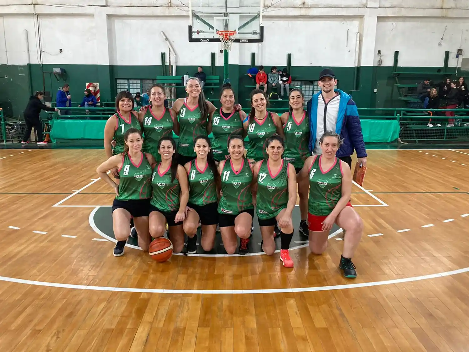 Básquetbol: el equipo Más 30 de B.H. en el torneo de la Costa del Uruguay