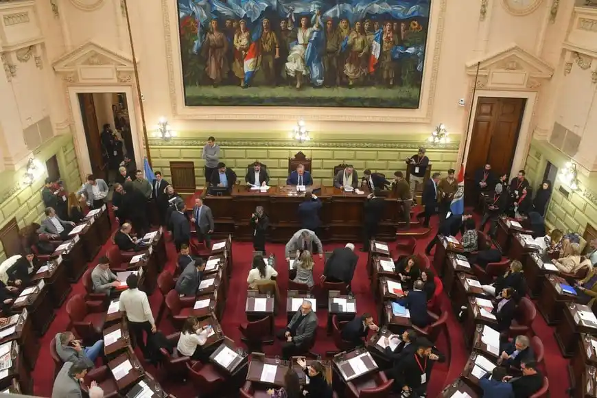 Primer voto relevante en la reforma constitucional: todos los convencionales renunciaron a sus fueros