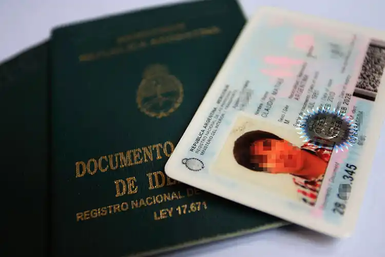 Exceptúan a mayores de 75 años del trámite del nuevo DNI