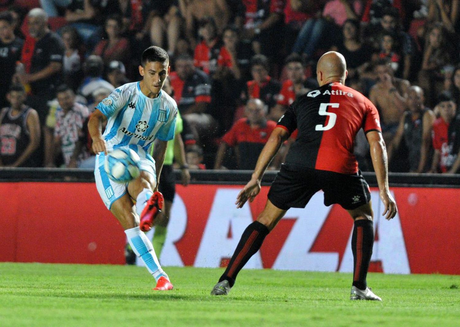 Racing sacó una ventaja que no supo conservar