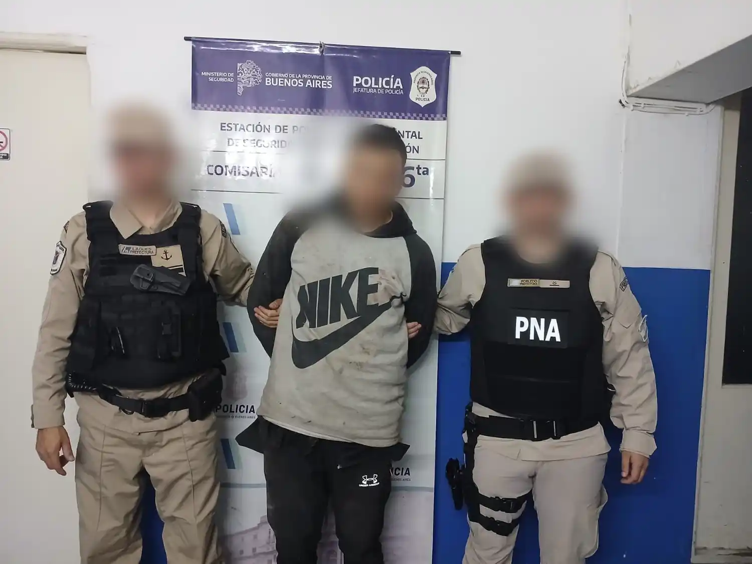 La fiscal interviniente ordenó la aprehensión inmediata del implicado, su notificación formal por los delitos cometidos y su traslado a sede judicial.