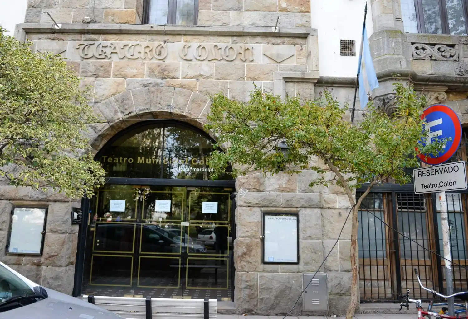 Teatro Colón: Arroyo se comprometió a iniciar las obras "en breve"