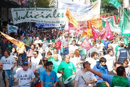 Judiciales de la AJB se suman al paro de Cicop