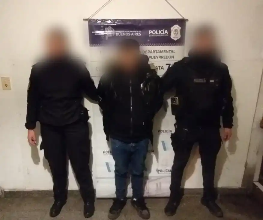 Los delincuentes redujeron, maniataron y amordazaron a la víctima y la golpearon.