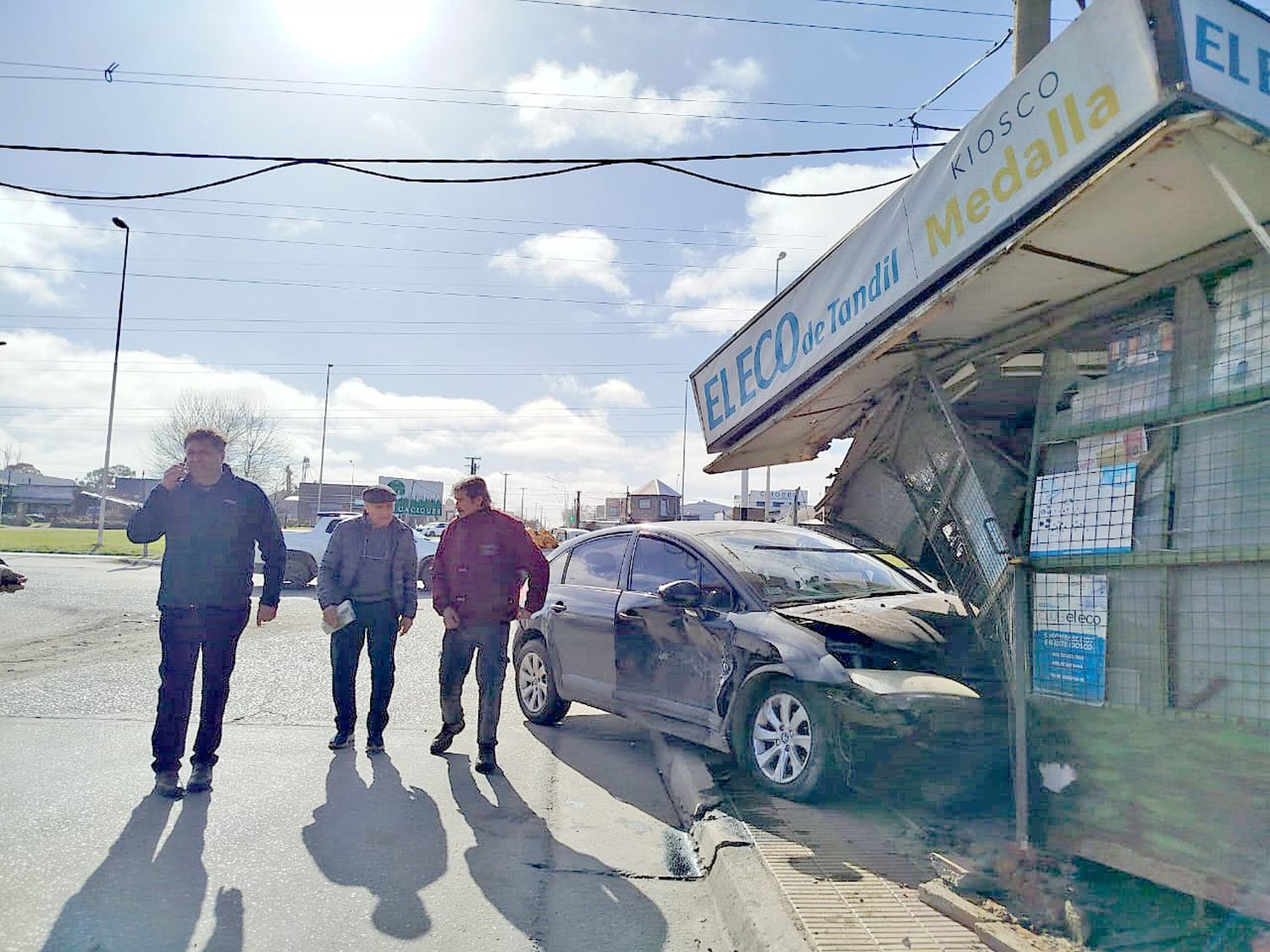 Una solución para el canillita en peligro por la Ruta 226: se mudará a Brasil y Pozos