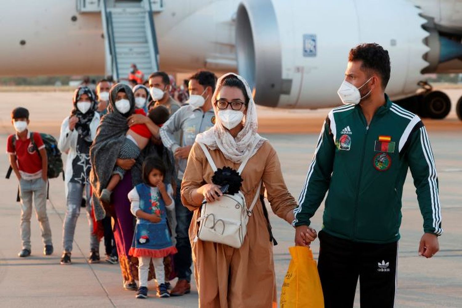 Lo que hace Colombia por 4.000 refugiados afganos
