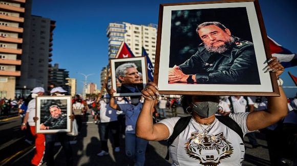 ¿Pa’ lo que sea Canel? Seis días después de las protestas, el gobierno de Cuba moviliza a sus partidarios