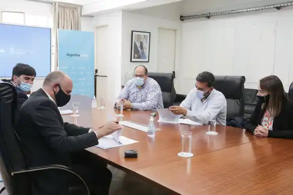 Transporte: Guerrera firmó convenios por obras para Tordillo, General Paz, La Costa y Monte Hermoso