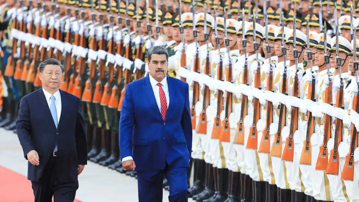 Maduro culmina su visita a China con la promesa de LLEGAR A LA LUNA (+Videos)