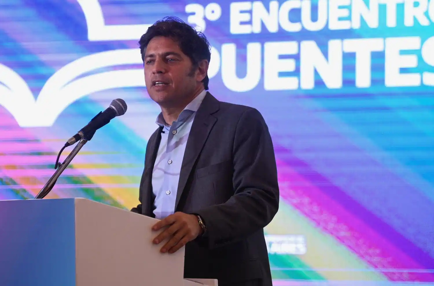 El discurso de Kicillof tuvo un claro tono de campaña, con varias frases en dirección a Milei.