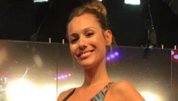 Pampita no se enamora en el Bailando