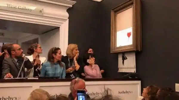 Una obra de Banksy se autodestruyó 