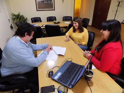 Se brindó convenio para brindar dos capacitaciones en Larroque