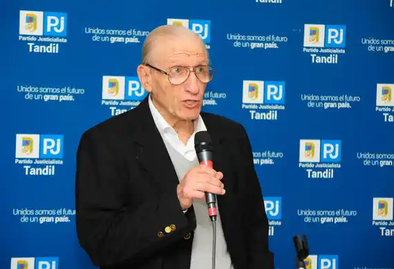 El arco político local se pronunció tras la decisión de Cristina Kirchner