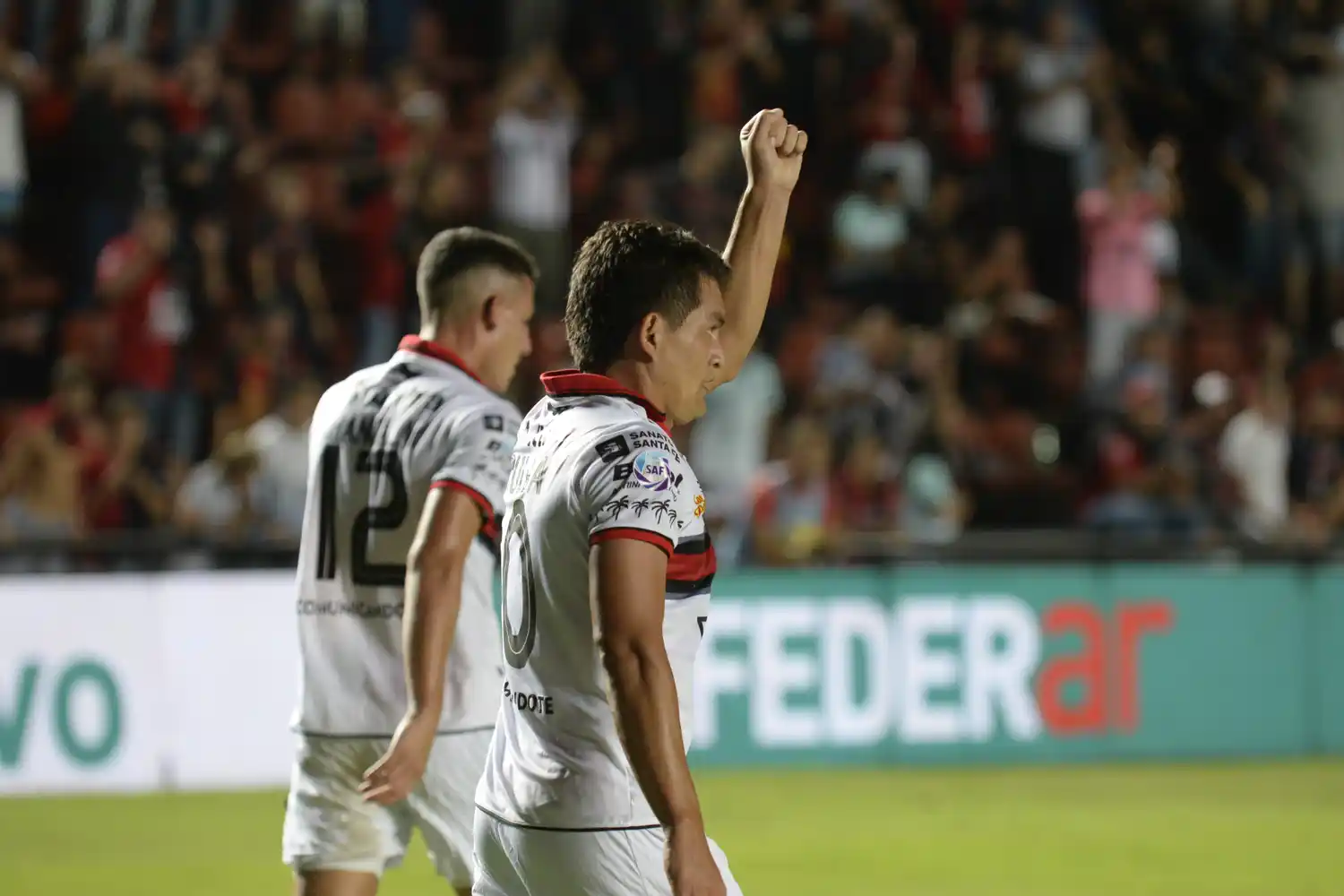 Colón visita a Lanús