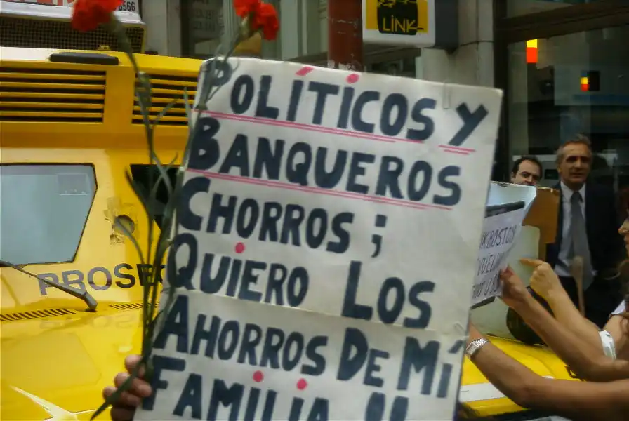 Memorias del Incendio – A 17 años del “Corralito”