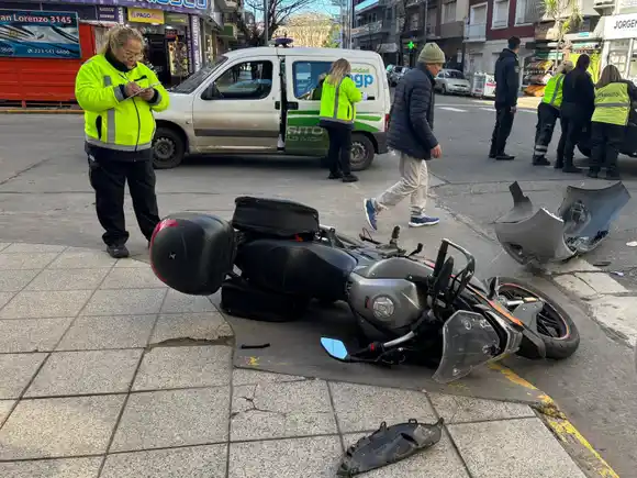 Motociclista de 65 años resultó herido tras choque en pleno centro