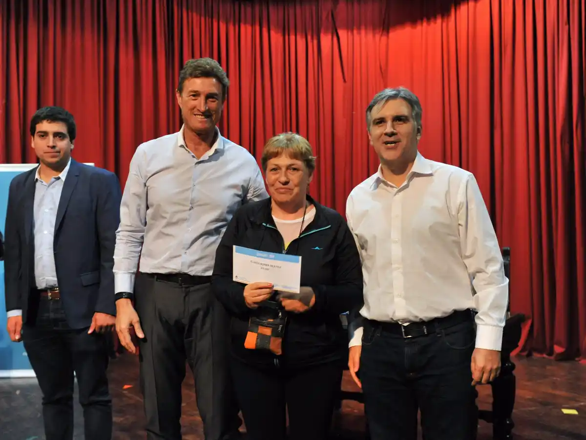 Llaryora y García Aresca entregaron 81créditos Mejor Hogar 