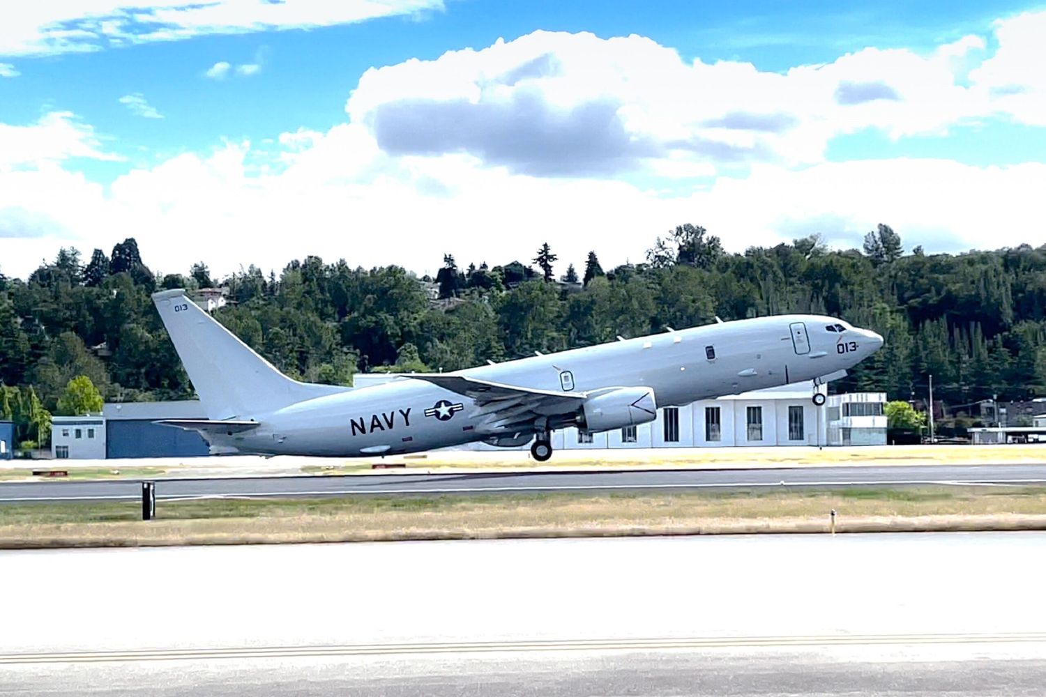 Boeing entregó el avión de patrulla marítima P-8A Poseidon n° 150