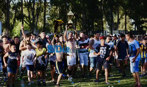 Juventud Urdinarrain gritó fuerte en el Parque y se quedó con el título del Clausura