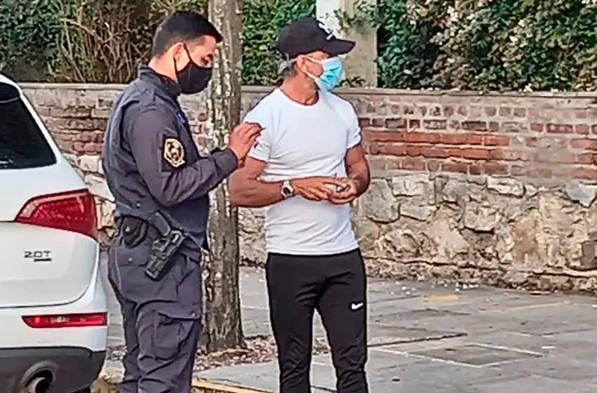 Atropelló en la puerta de la escuela: "Se me tiró encima", dijo el conductor