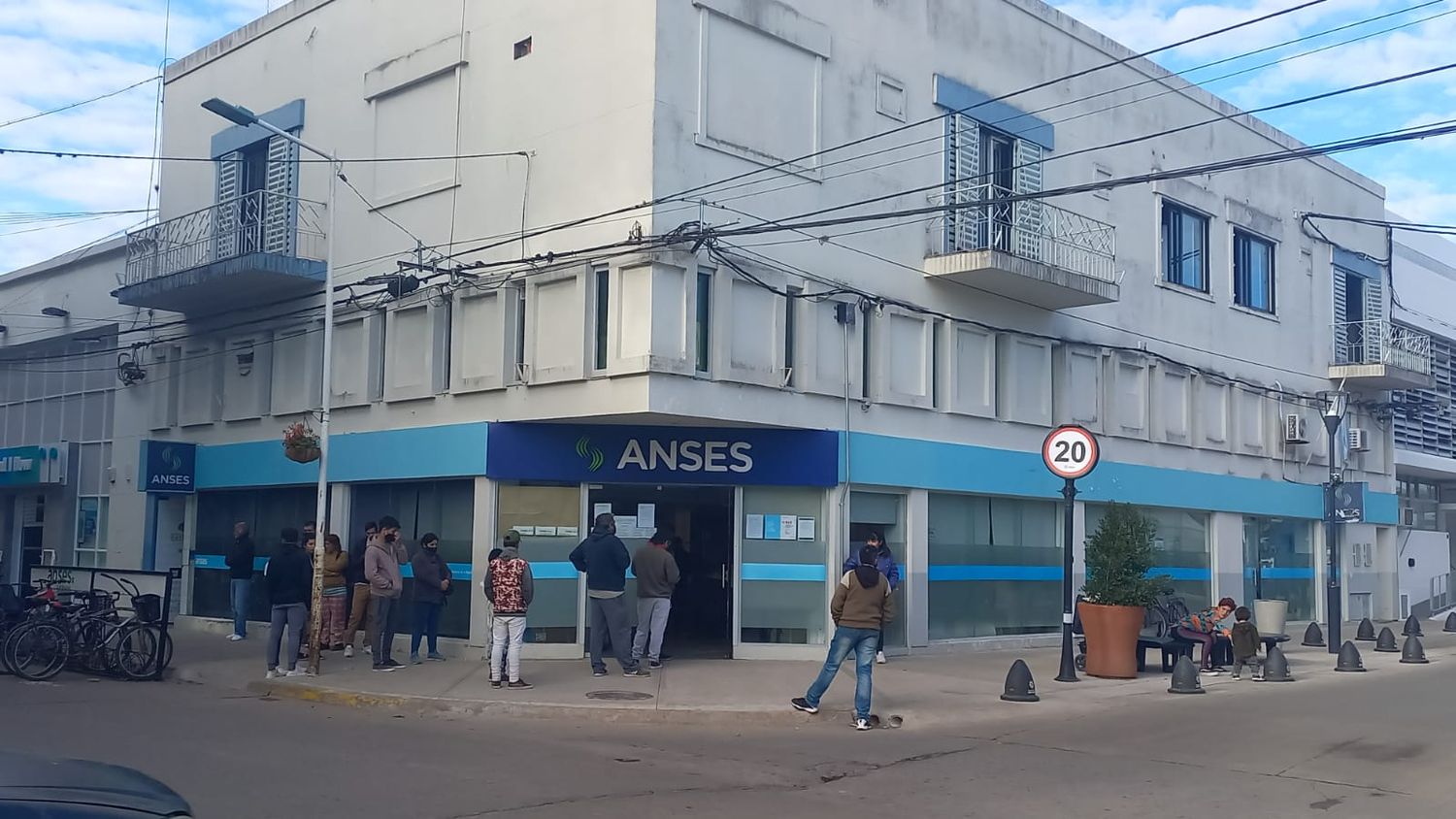 Refuerzo de ingresos: más de 11 mil trabajadores informales y más de 10 mil jubilados y pensionados cobraron en San Pedro