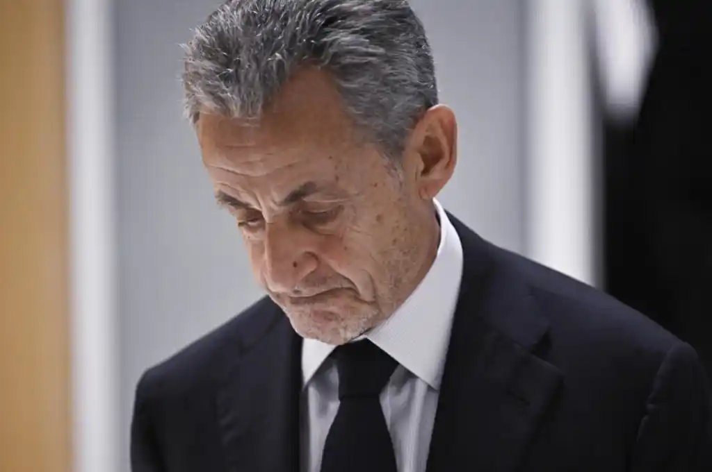 Sarkozy es el primer presidente condenado de la historia de Francia
