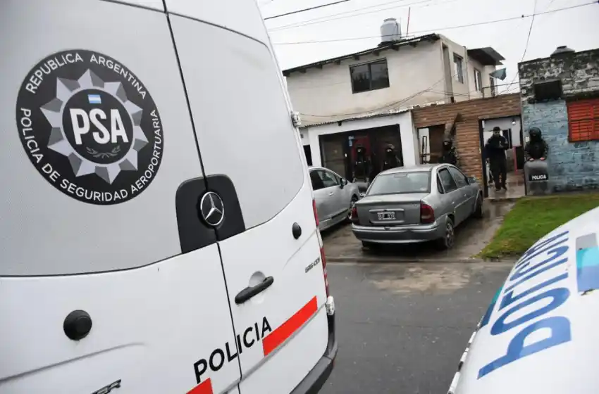 Tres detenidos en múltiples allanamientos en barrio Ludueña y Belgrano por extorsiones y balaceras