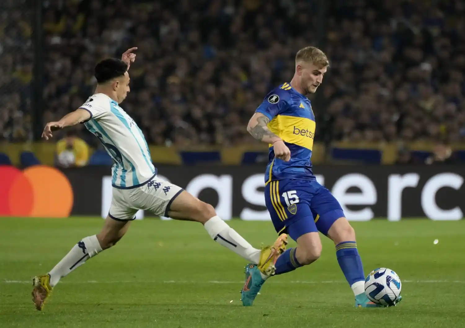 Racing y Boca se juegan el pasaje a semifinales en un choque caliente