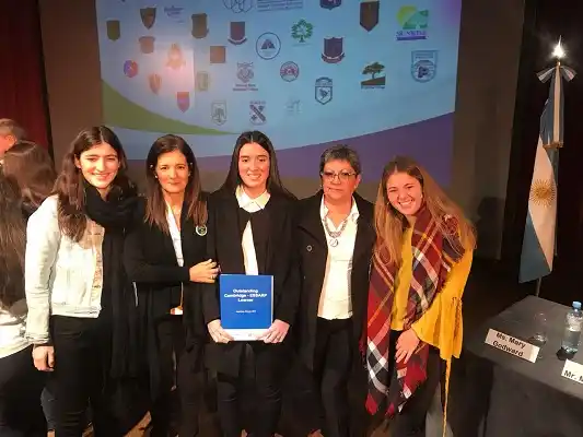 La Universidad de Cambridge premió a una gualeguaychuense por sus notas
