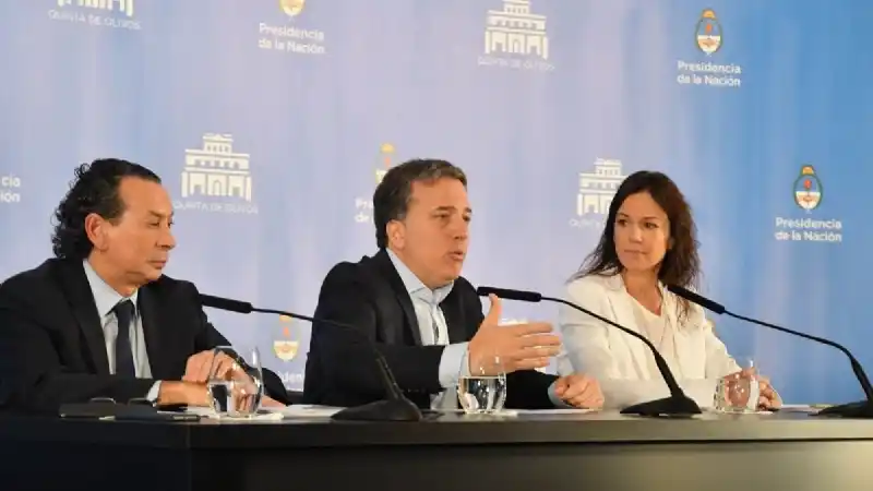 Entrevista a Javier Lindenboim - Buenas y Santas